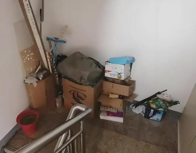 不仅逼疯了老人就连年轻人也逼疯了！球盟会登录平台没安装电梯的老旧小区(图3)